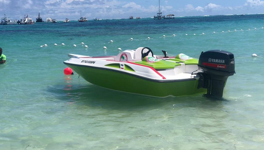 Lancha rápida speed boat