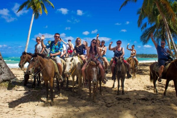 Montaña Redonda & Horseback Riding