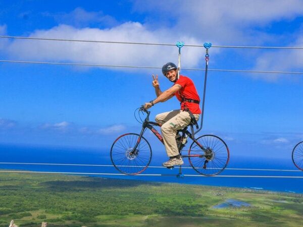 Montaña Redonda, Zipline & Playa Esmeralda